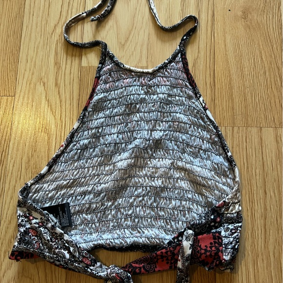 Urban outfitters backless halter crop top, size Xs - Picture 3 of 3